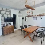 Apartman Apartments Luna Zuljana
