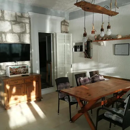 Apartments Luna * Zuljana