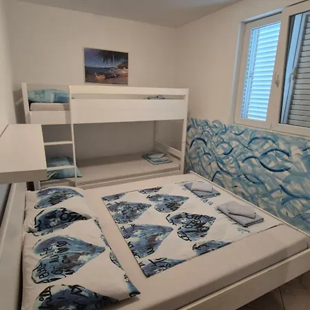 Apartments Luna * Zuljana